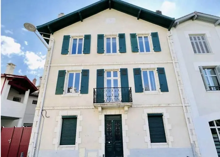 Petit Au Coeur De *
